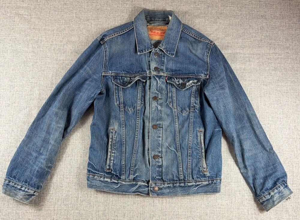 Levi's 72334 Men's M Denim Trucker Jacket Blue Distressed Faded Jean Jacket